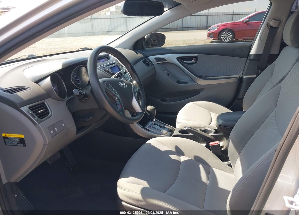 2013 HYUNDAI ELANTRA VIN: KMHDH4AE8DU670949