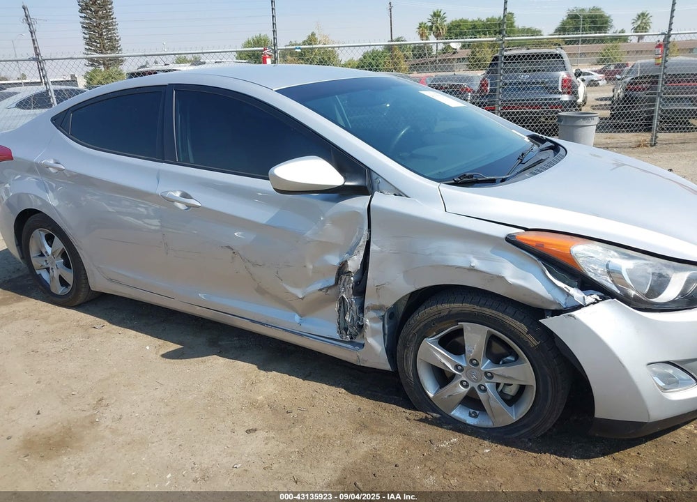 2013 HYUNDAI ELANTRA VIN: KMHDH4AE8DU670949