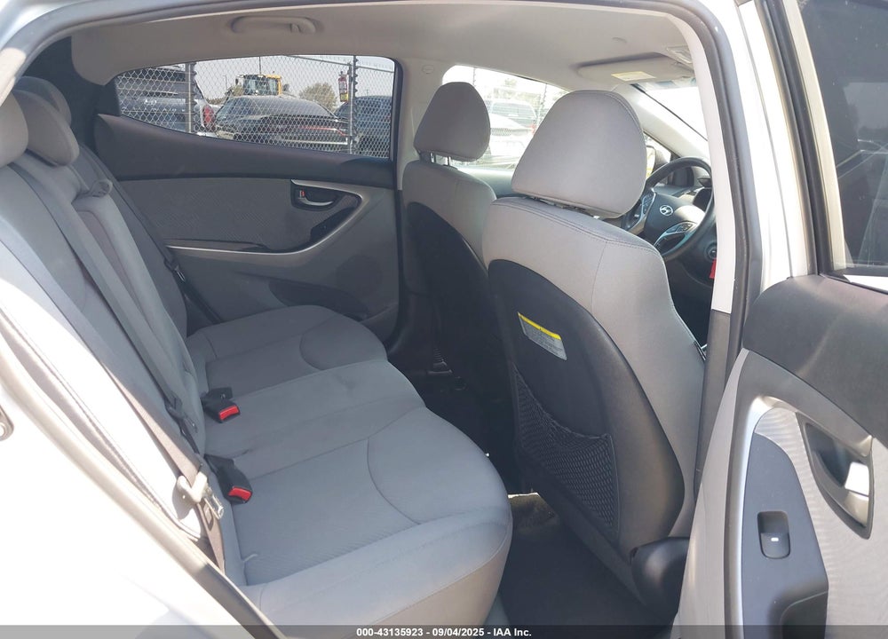 2013 HYUNDAI ELANTRA VIN: KMHDH4AE8DU670949
