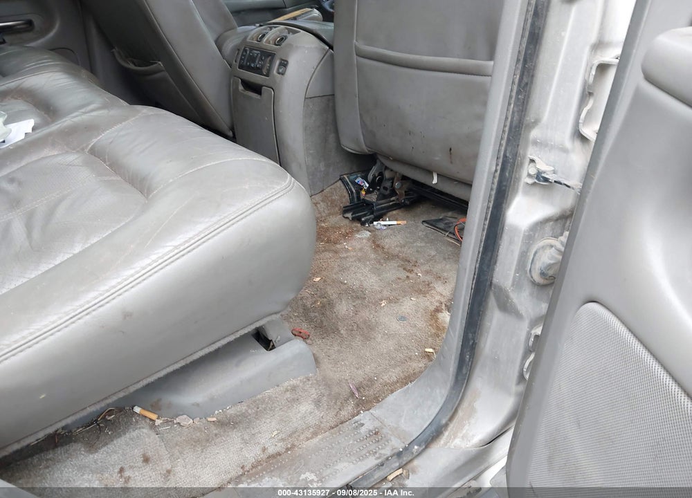 2002 CADILLAC ESCALADE STANDARD VIN: 1GYEK63N22R321492
