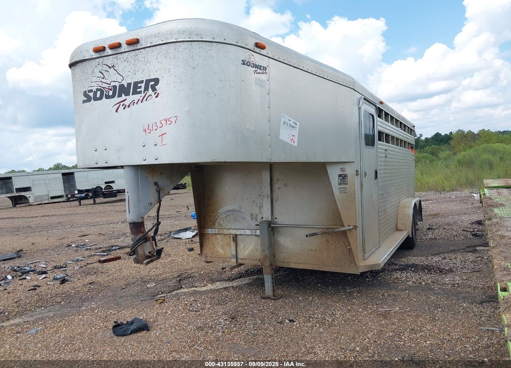 2003 SOONER TRAILER MFG CO INC --- VIN: 48HSA182531000703