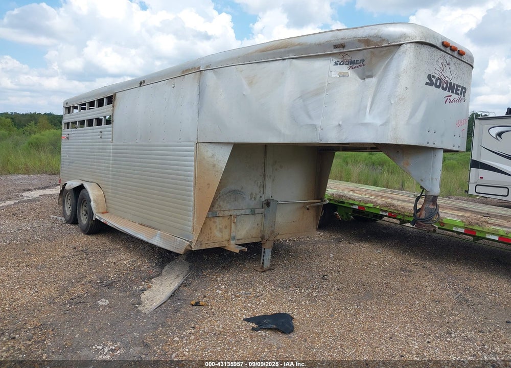 2003 SOONER TRAILER MFG CO INC --- VIN: 48HSA182531000703