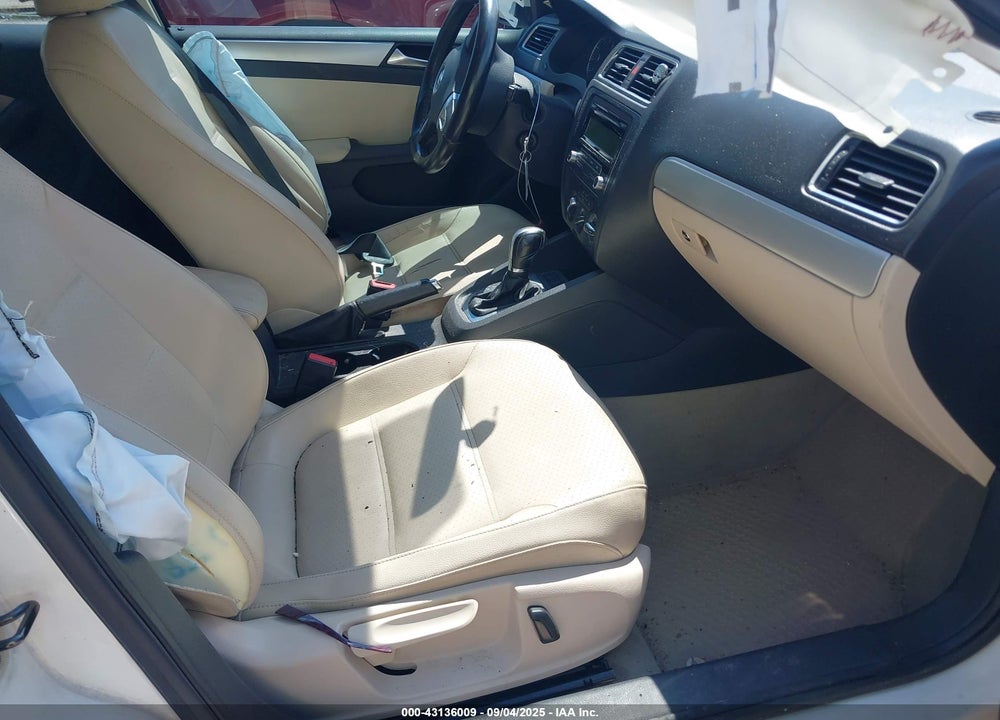 2013 VOLKSWAGEN JETTA VIN: 3VWDX7AJ8DM253760