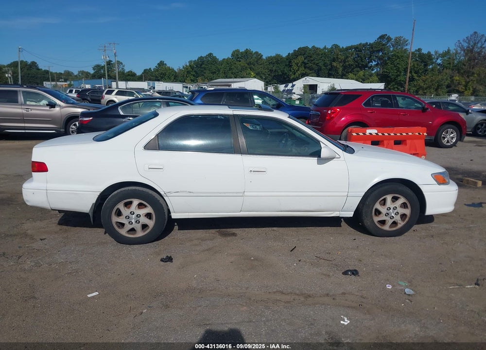 2000 TOYOTA CAMRY XLE VIN: JT2BG28K2Y0493612