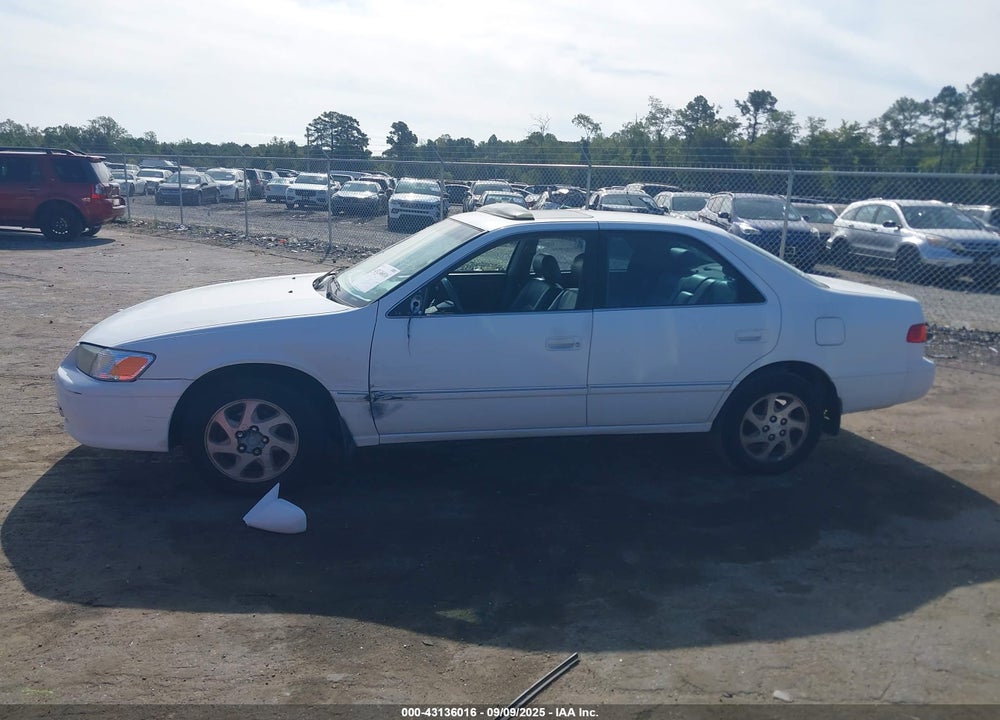 2000 TOYOTA CAMRY XLE VIN: JT2BG28K2Y0493612