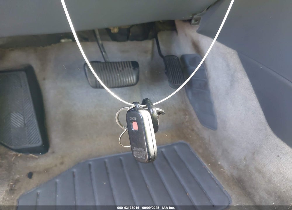 2000 TOYOTA CAMRY XLE VIN: JT2BG28K2Y0493612