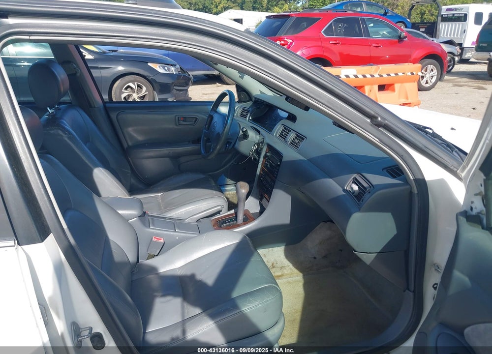 2000 TOYOTA CAMRY XLE VIN: JT2BG28K2Y0493612