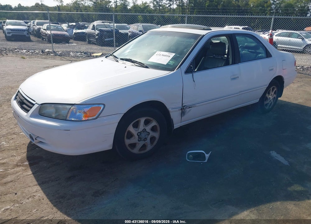 2000 TOYOTA CAMRY XLE VIN: JT2BG28K2Y0493612