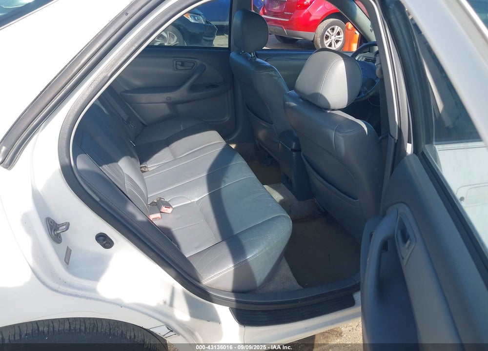 2000 TOYOTA CAMRY XLE VIN: JT2BG28K2Y0493612