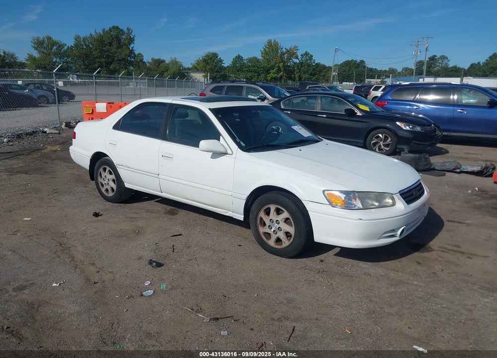 2000 TOYOTA CAMRY XLE VIN: JT2BG28K2Y0493612