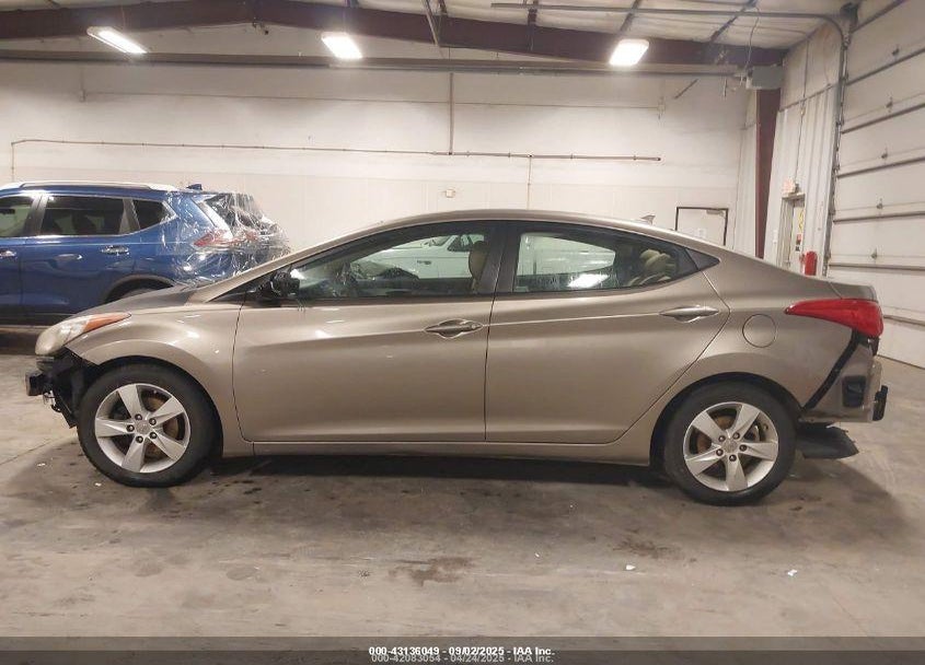 2013 HYUNDAI ELANTRA VIN: 5NPDH4AE5DH388492