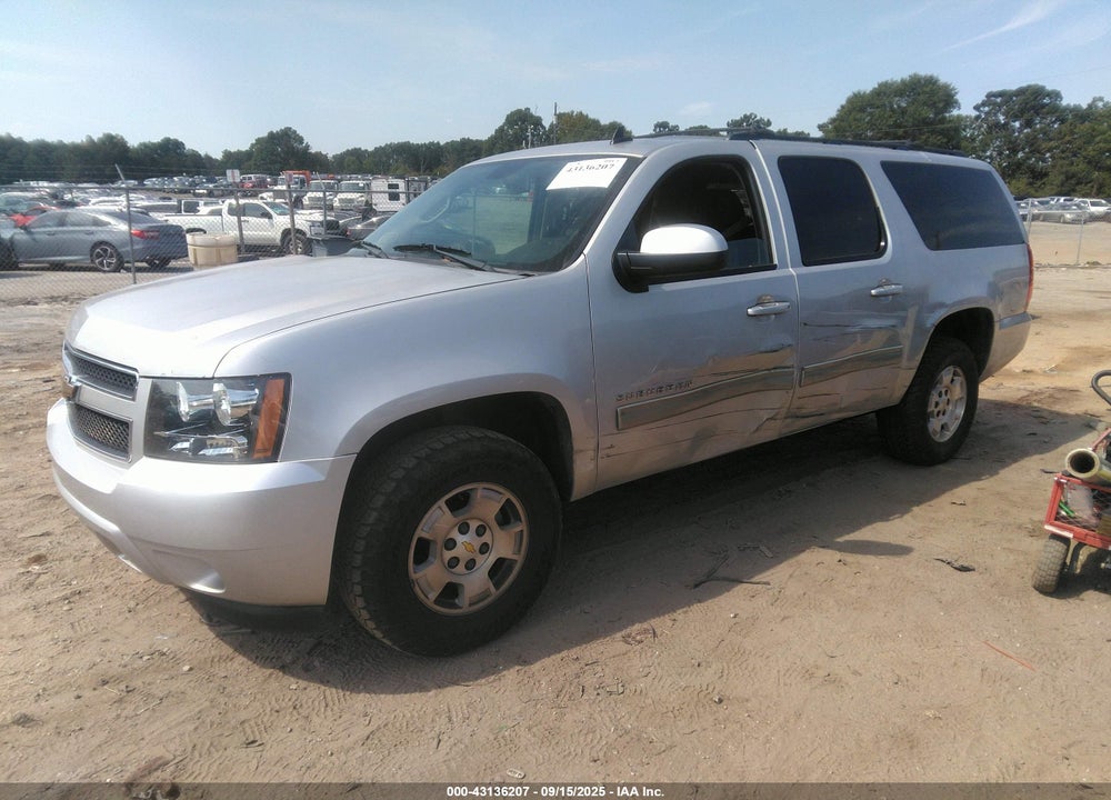 2011 CHEVROLET SUBURBAN 1500 VIN: 1GNSKHE34BR178147