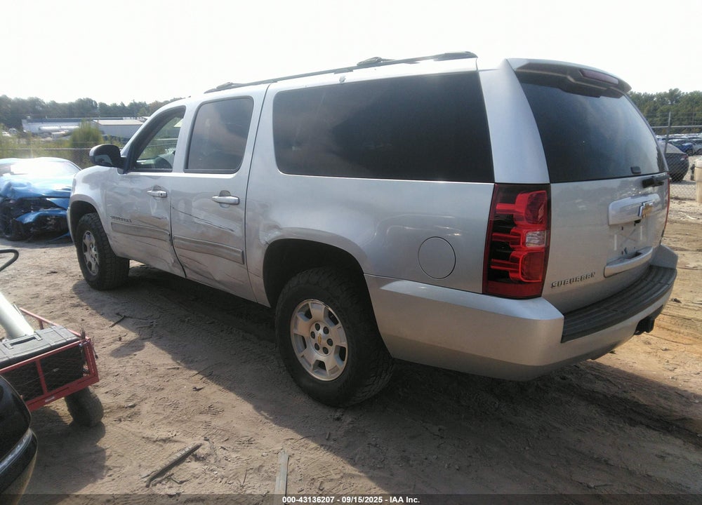 2011 CHEVROLET SUBURBAN 1500 VIN: 1GNSKHE34BR178147