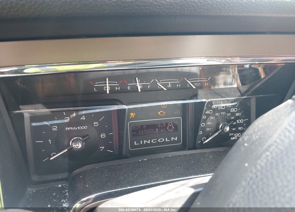 2011 LINCOLN NAVIGATOR VIN: 5LMJJ2J55BEJ00729
