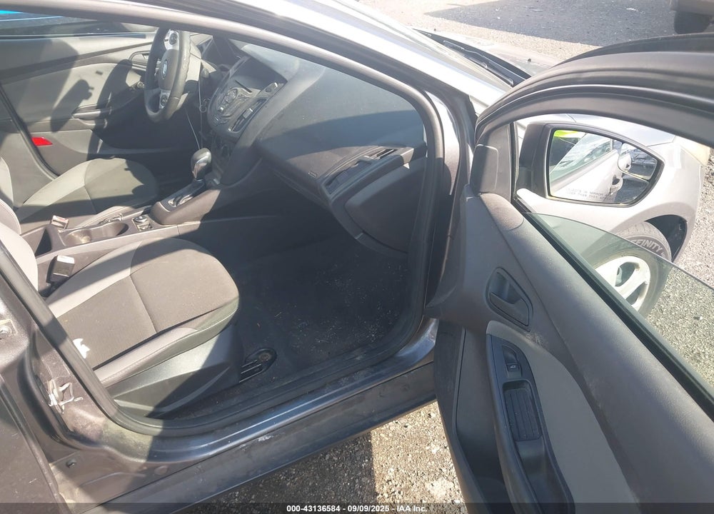 2013 FORD FOCUS VIN: 1FADP3E23DL294688