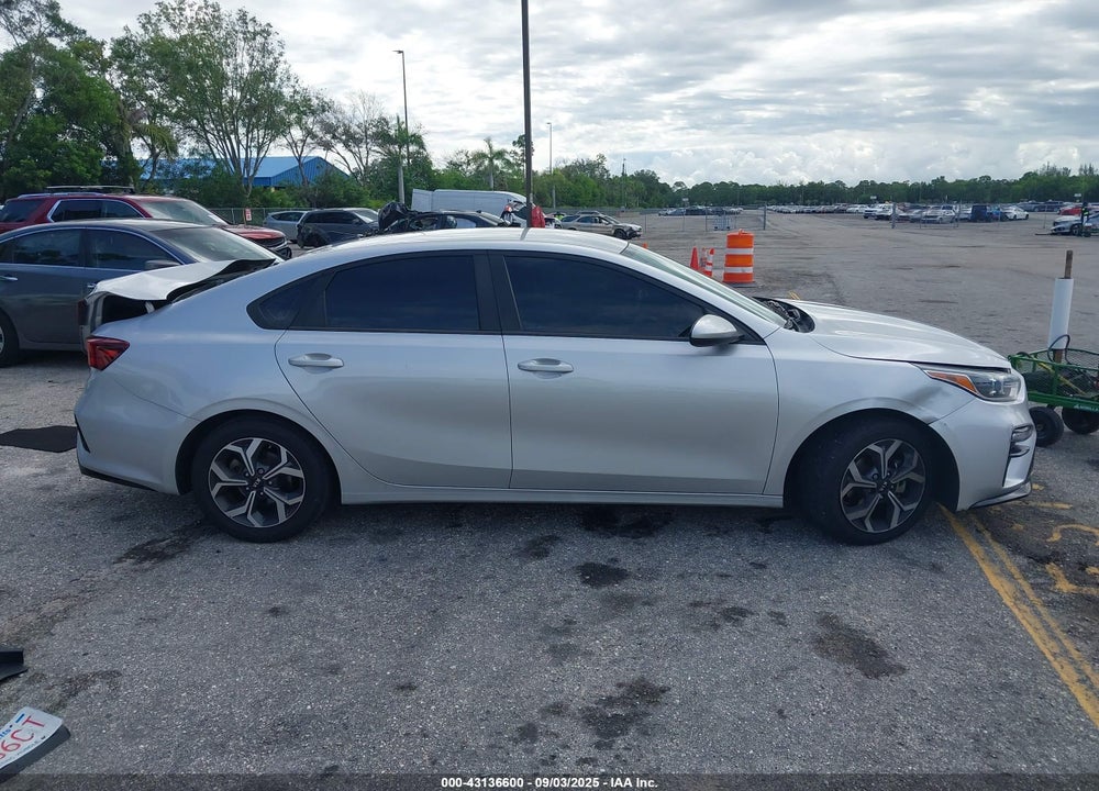 2020 KIA FORTE LXS VIN: 3KPF24AD9LE171547