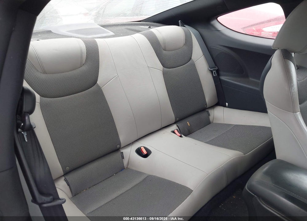 2014 HYUNDAI GENESIS VIN: KMHHT6KD0EU116128