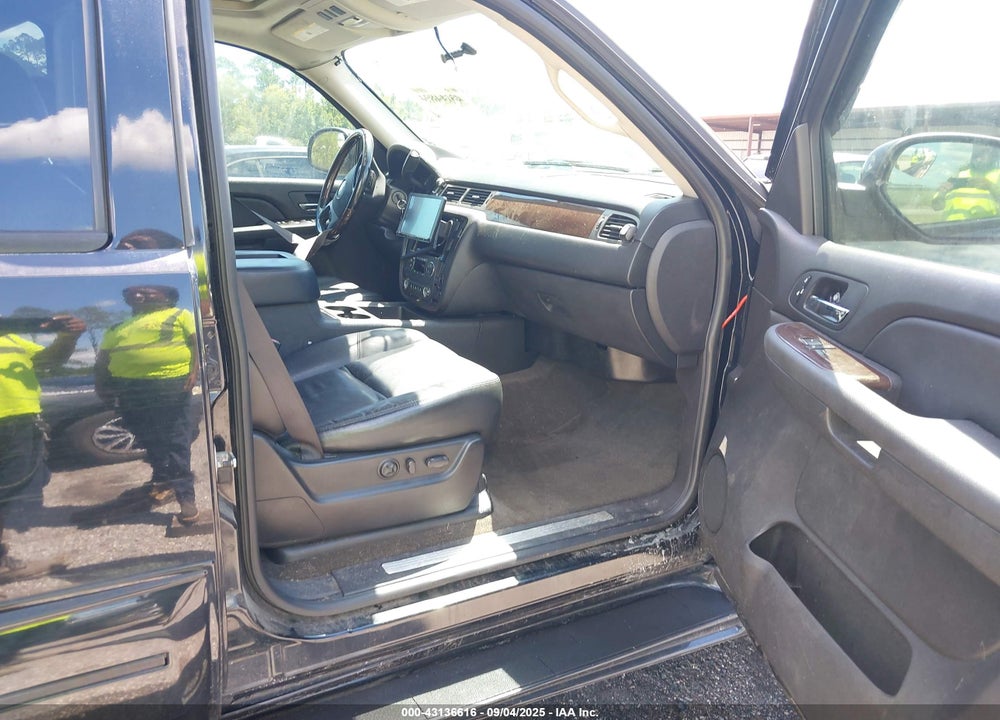 2007 CHEVROLET TAHOE LT VIN: 1GNFC13097J370359