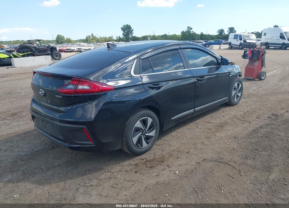 2018 HYUNDAI IONIQ HYBRID VIN: KMHC75LCXJU069859