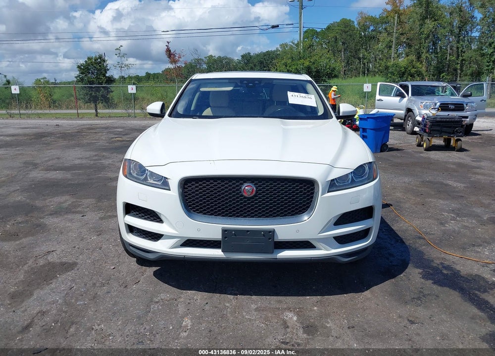 2017 JAGUAR F-PACE VIN: SADCJ2BN5HA094708