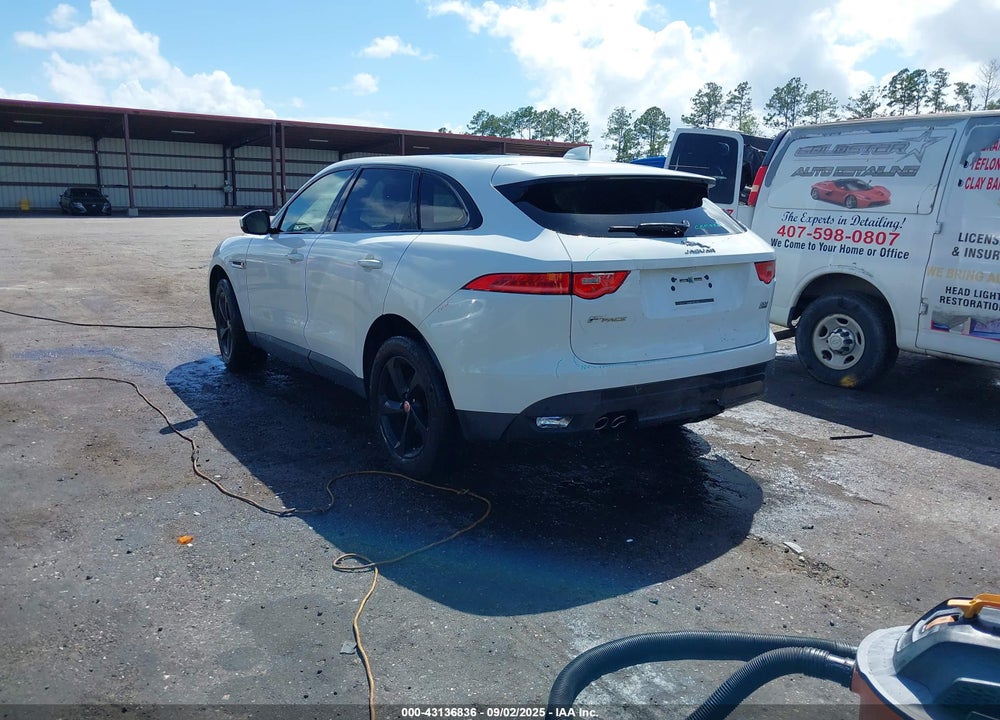2017 JAGUAR F-PACE VIN: SADCJ2BN5HA094708