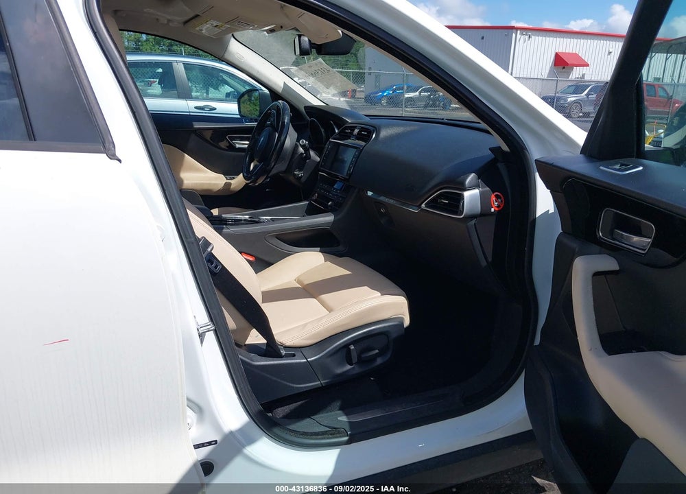 2017 JAGUAR F-PACE VIN: SADCJ2BN5HA094708