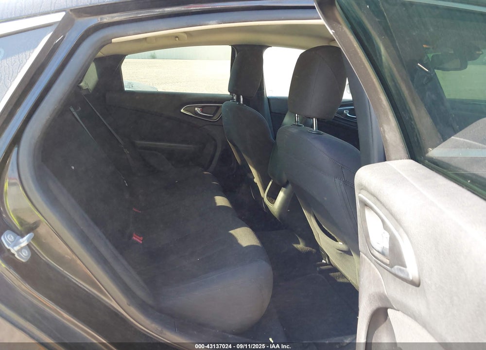 2015 CHRYSLER 200 VIN: 1C3CCCAB7FN608345
