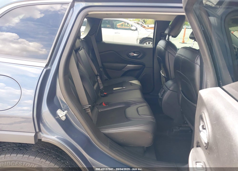 2019 JEEP CHEROKEE LATITUDE PLUS 4X4 VIN: 1C4PJMLB8KD437336