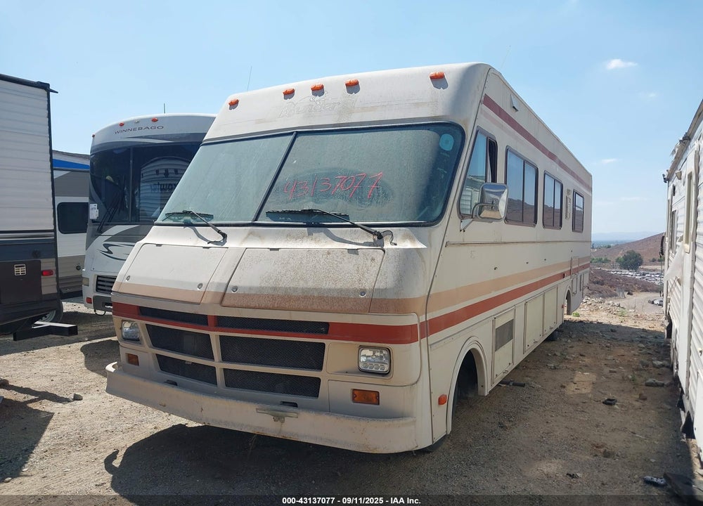 1989 CHEVROLET P30 VIN: 1GBKP37W2K3324721