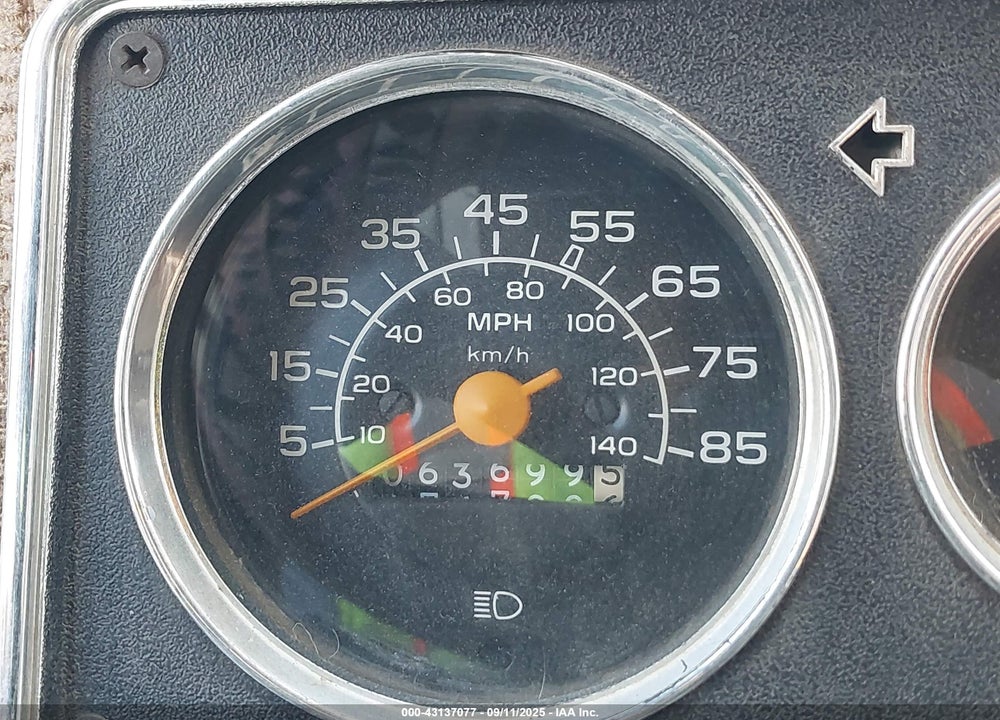 1989 CHEVROLET P30 VIN: 1GBKP37W2K3324721