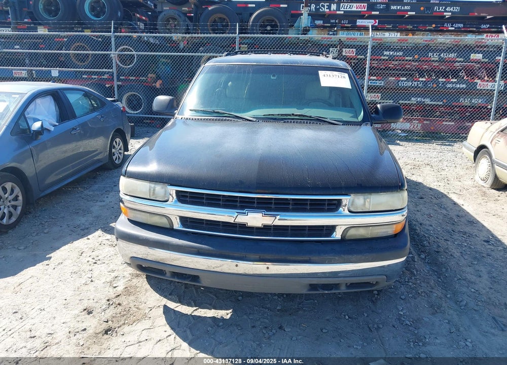 2001 CHEVROLET TAHOE LT VIN: 1GNEC13T81R111912