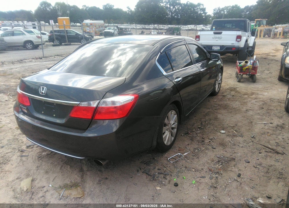 2013 HONDA ACCORD VIN: 1HGCR2F77DA174233