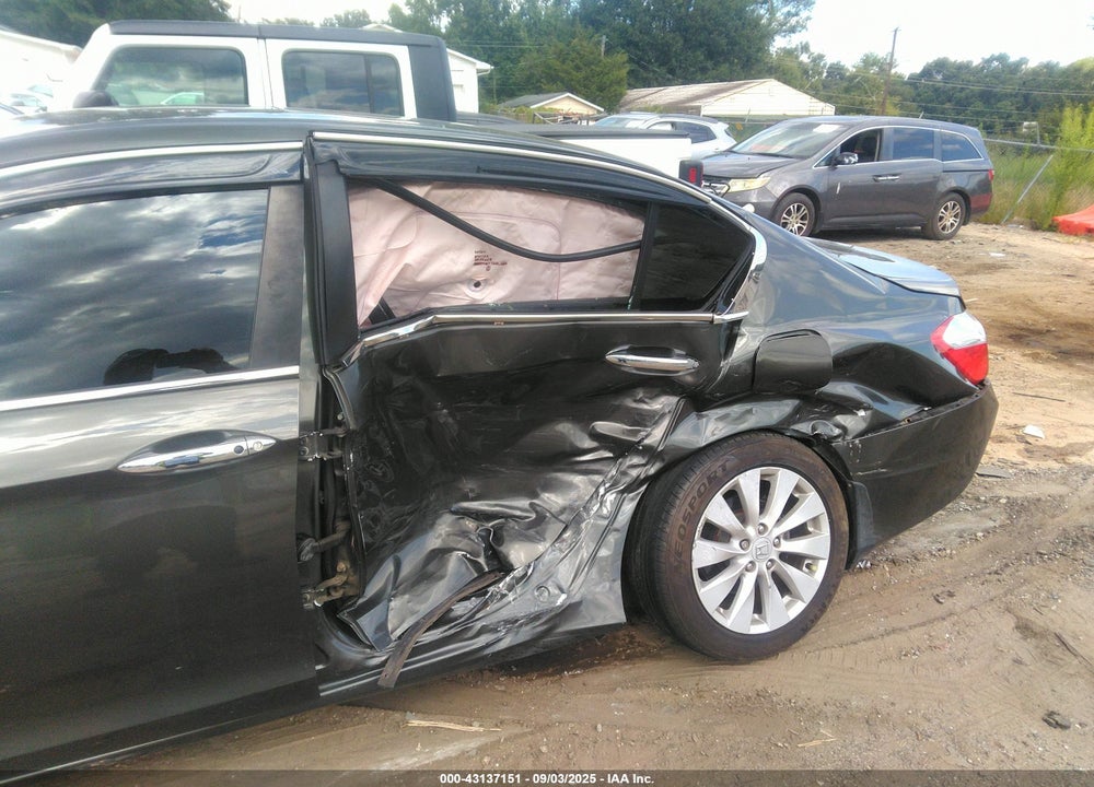2013 HONDA ACCORD VIN: 1HGCR2F77DA174233