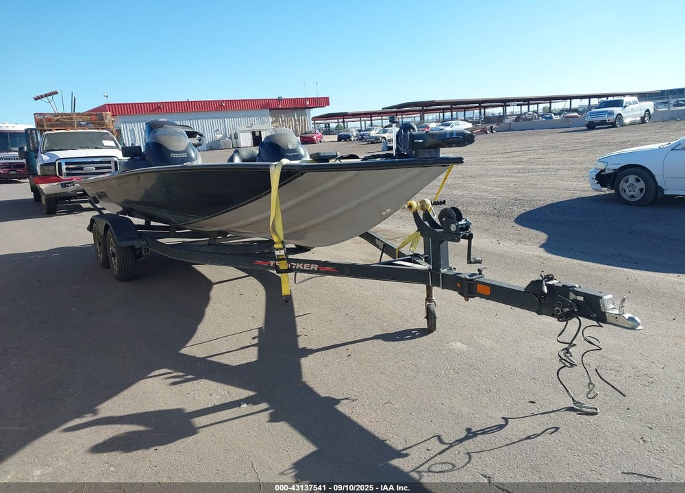 2023 TRACKER MARINE OTHER VIN: BUJ66210H223
