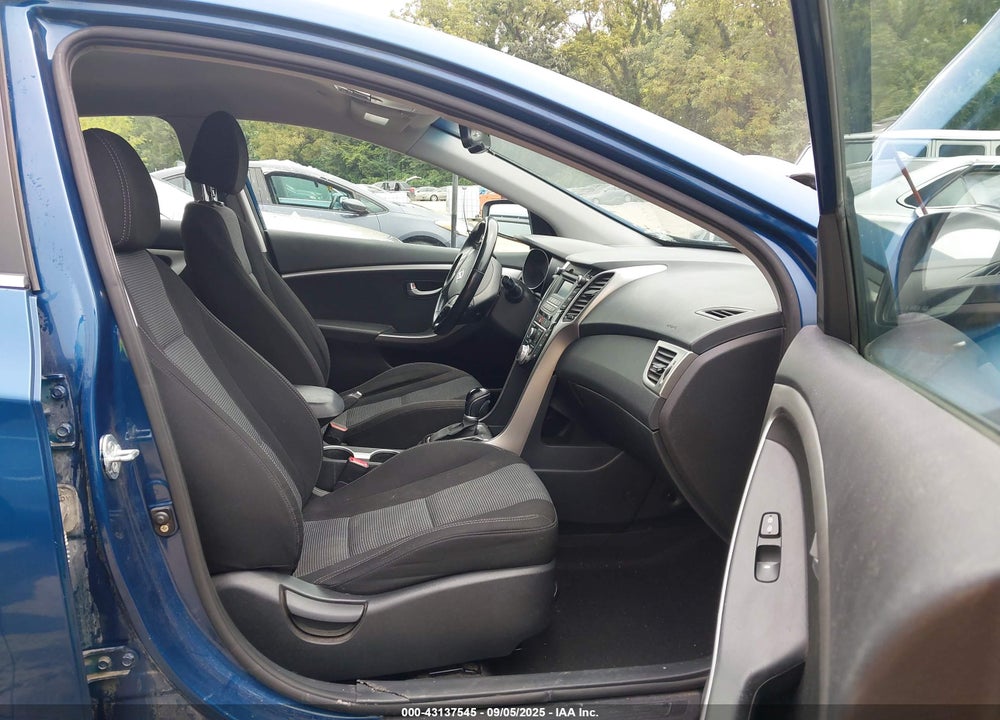2013 HYUNDAI ELANTRA VIN: KMHD35LE7DU136438