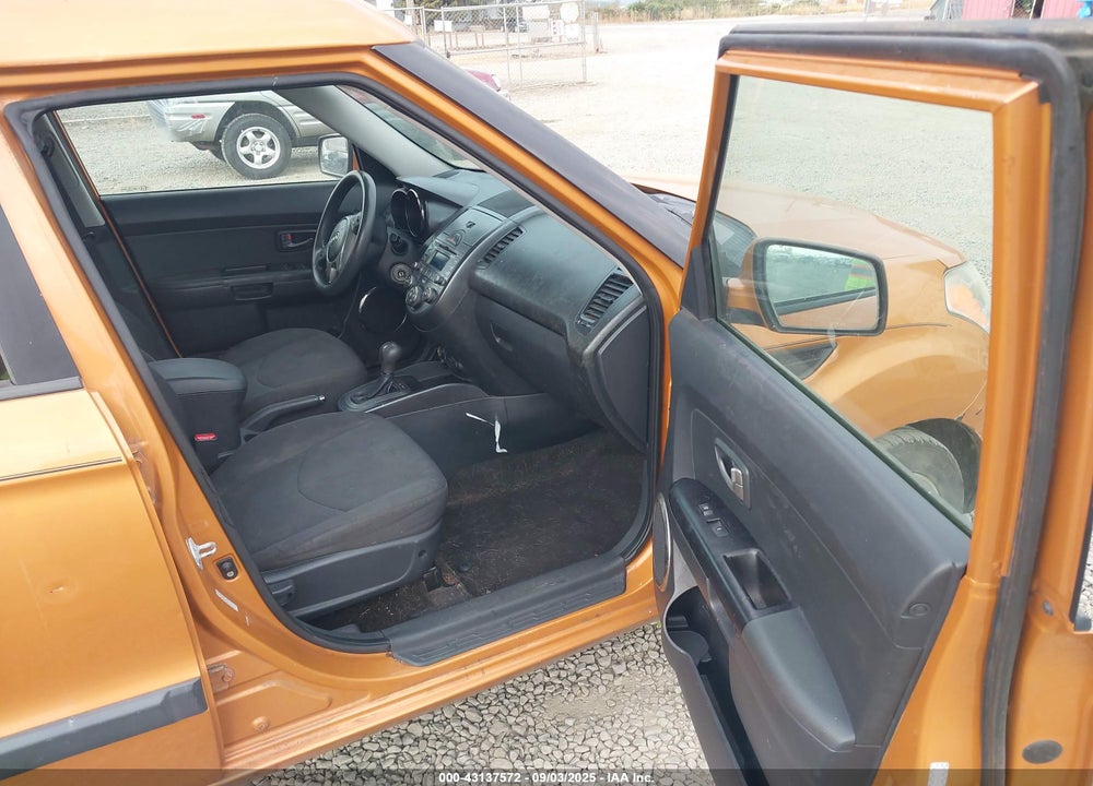 2011 KIA SOUL VIN: KNDJT2A22B7210679