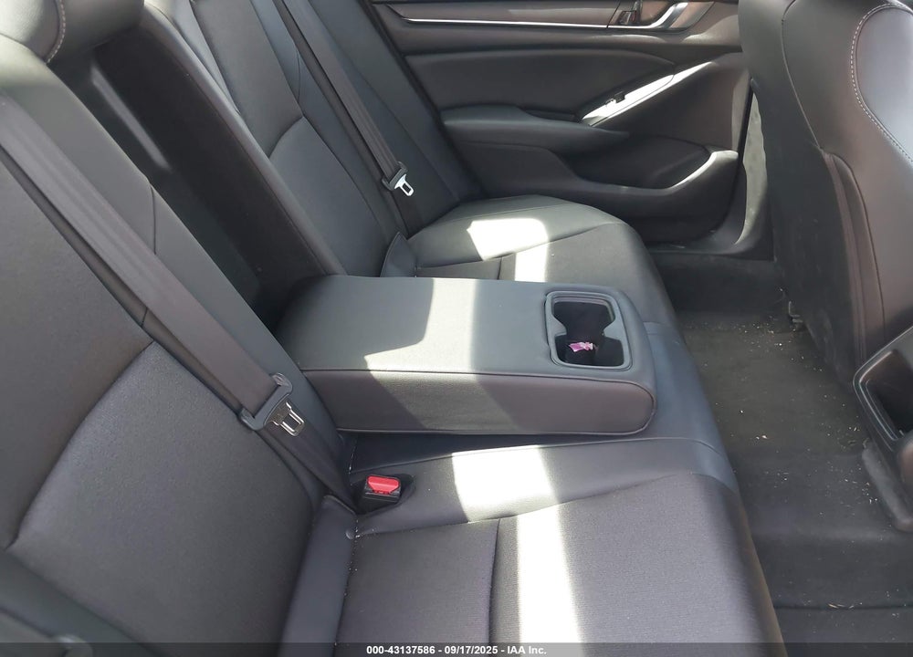 2019 HONDA ACCORD VIN: 1HGCV1F30KA142126