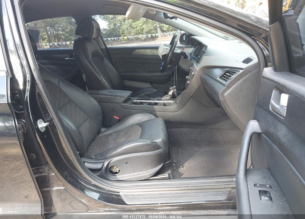2016 HYUNDAI SONATA VIN: 5NPE34AF9GH284703