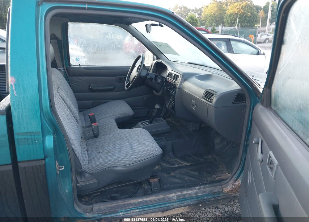 1997 NISSAN 4X2 TRUCK XE VIN: 1N6SD11S2VC369335