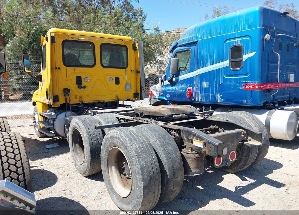 2013 FREIGHTLINER CASCADIA 125 VIN: 1FUJGEDV8DSBU6395