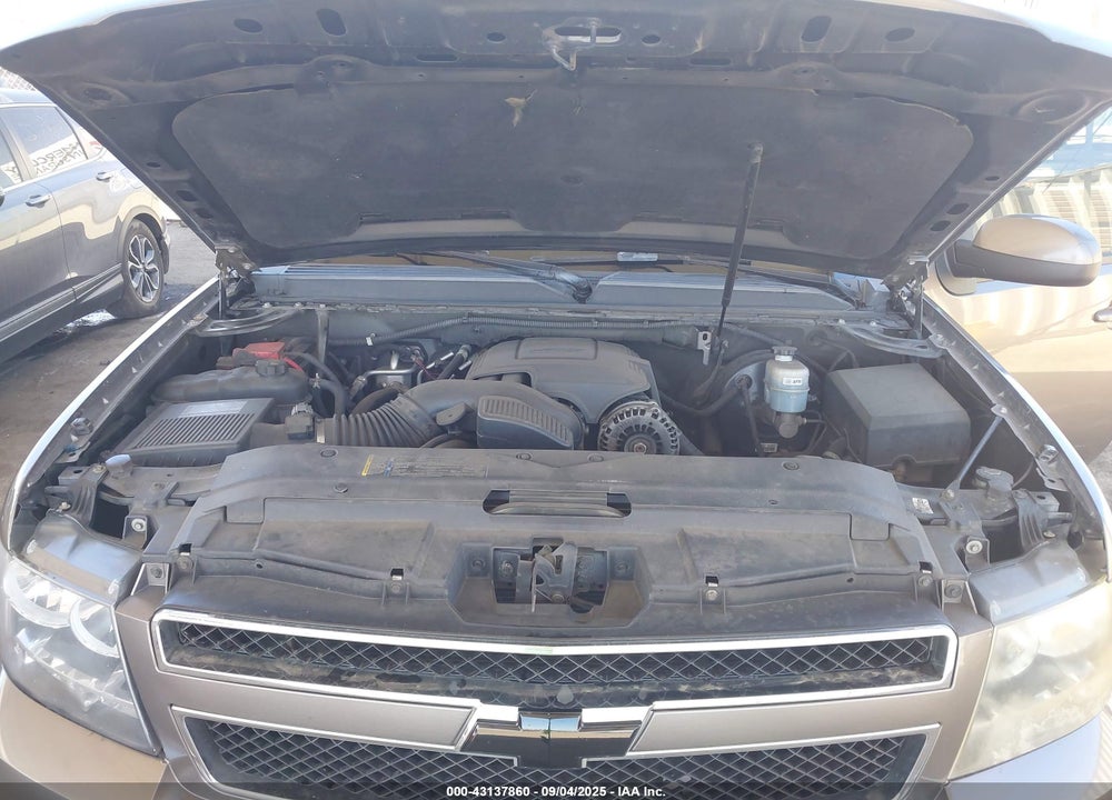 2011 CHEVROLET TAHOE VIN: 1GNSKAE00BR140458
