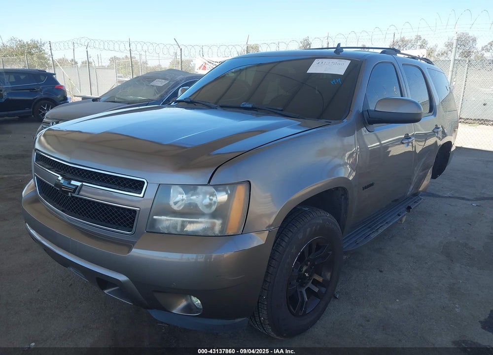 2011 CHEVROLET TAHOE VIN: 1GNSKAE00BR140458