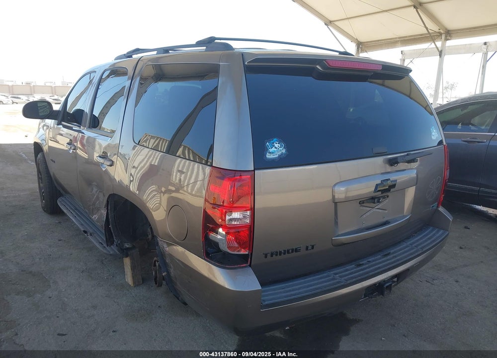 2011 CHEVROLET TAHOE VIN: 1GNSKAE00BR140458