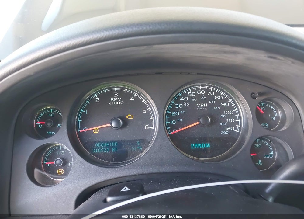 2011 CHEVROLET TAHOE VIN: 1GNSKAE00BR140458
