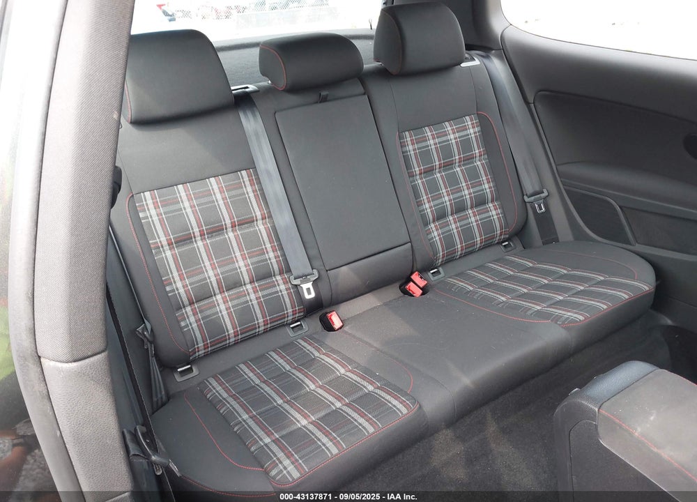 2011 VOLKSWAGEN GTI VIN: WVWFV7AJ9BW219907