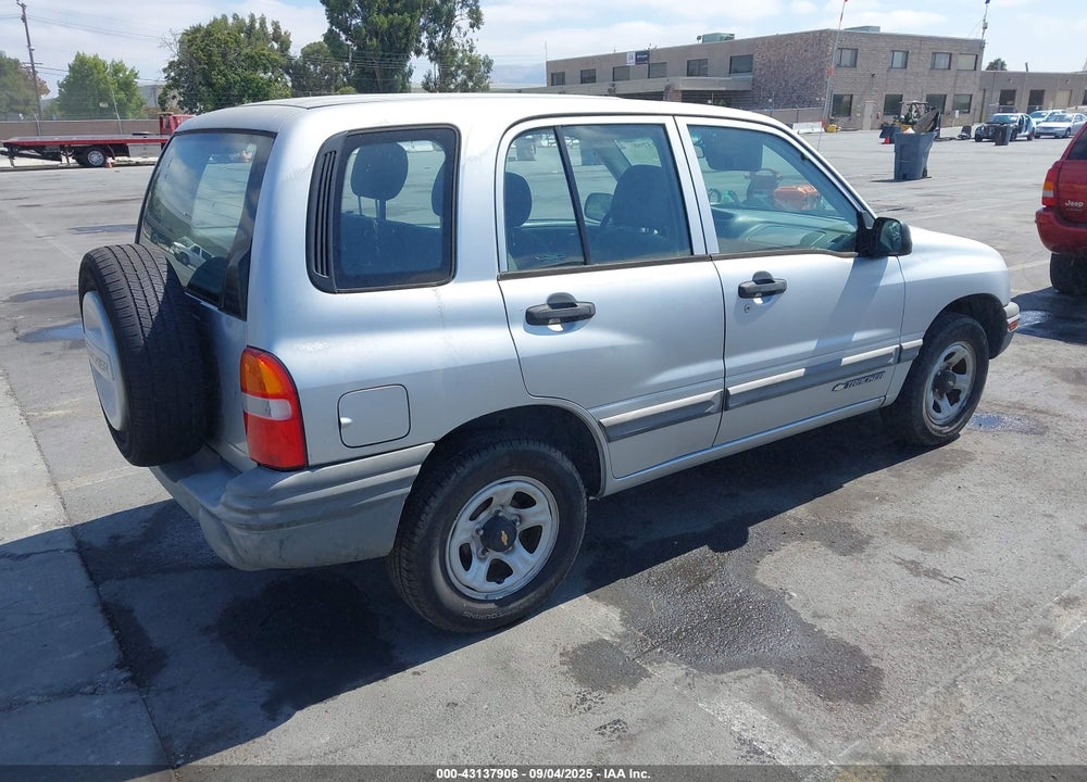 2000 CHEVROLET TRACKER HARD TOP VIN: 2CNBE13C8Y6936081