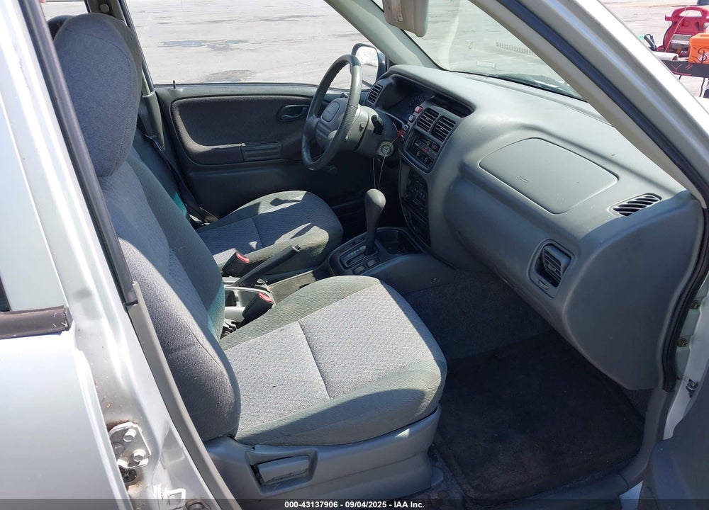 2000 CHEVROLET TRACKER HARD TOP VIN: 2CNBE13C8Y6936081