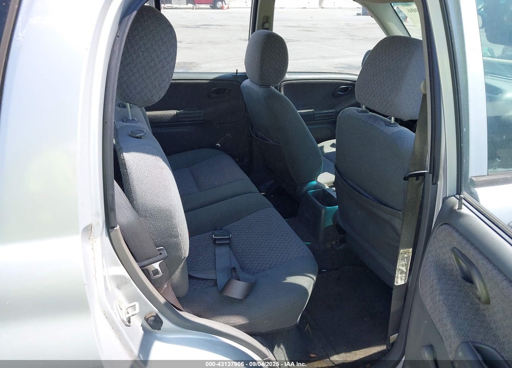 2000 CHEVROLET TRACKER HARD TOP VIN: 2CNBE13C8Y6936081