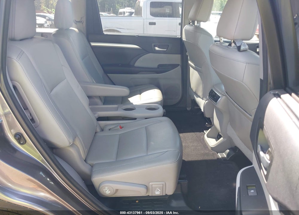 2015 TOYOTA HIGHLANDER VIN: 5TDJKRFH5FS163216