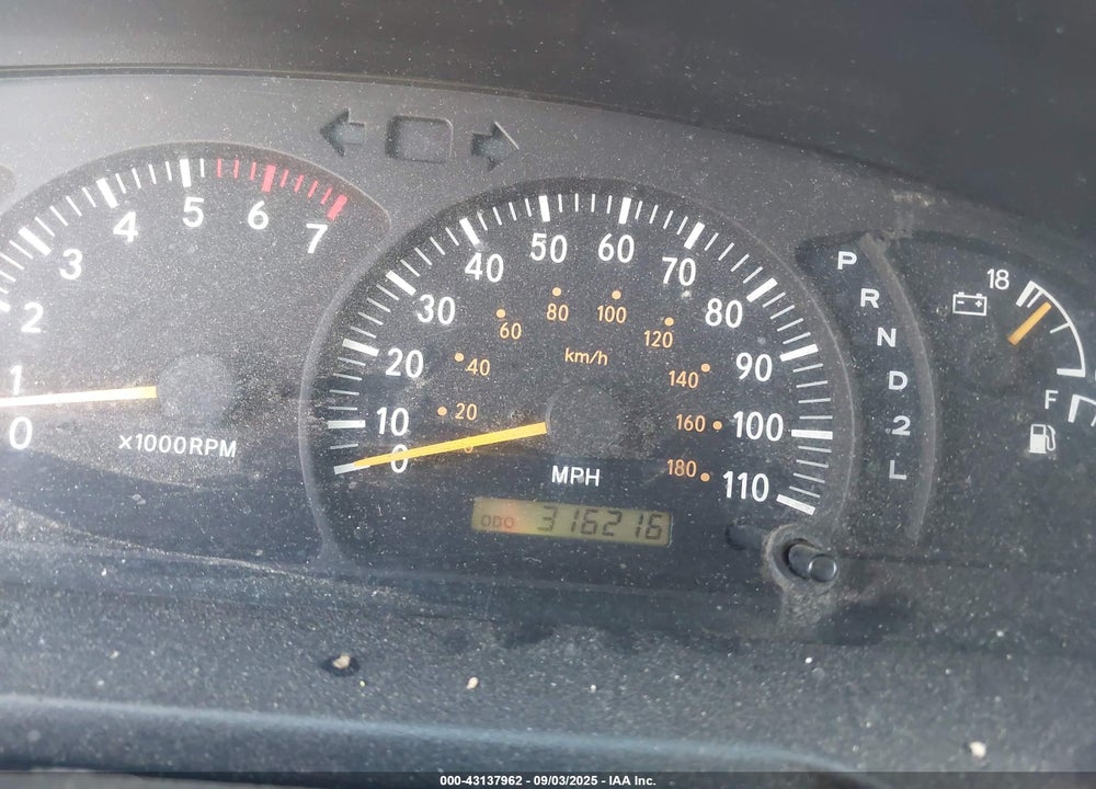 2000 TOYOTA TUNDRA SR5 V8 VIN: 5TBRT341XYS072179